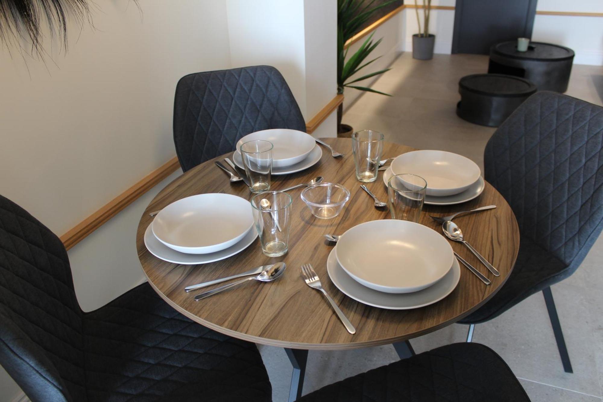 Promotur Suites - Ayora Valencia Luaran gambar