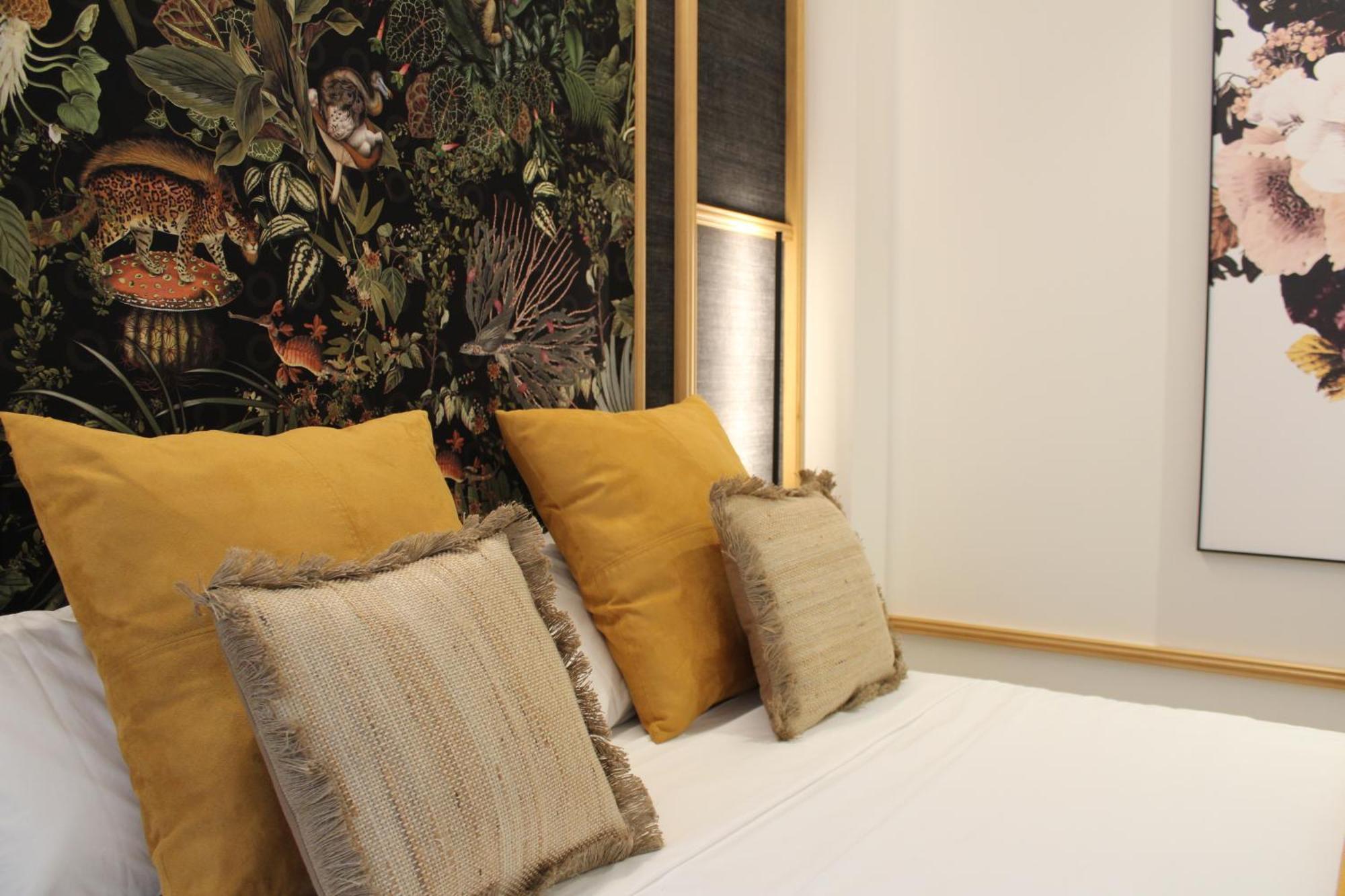 Promotur Suites - Ayora Valencia Luaran gambar
